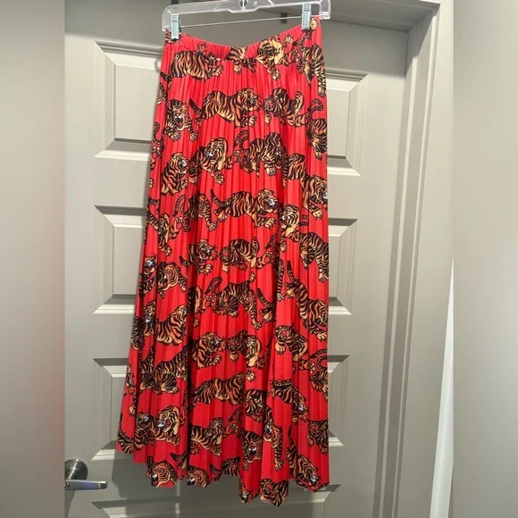 Dressed in LALA Don't Let Them Tame You Pleated Midi Skirt - Picture 8 of 8